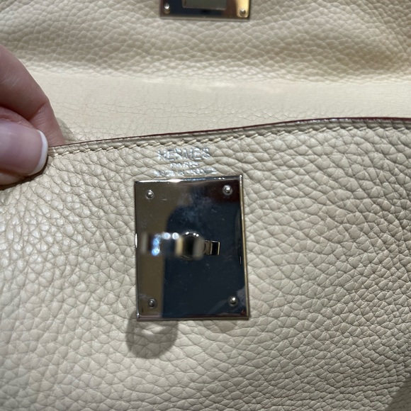 Hermes Kelly 28 Handbag Cream Togo with Palladium Hardware - Picture 9 of 16